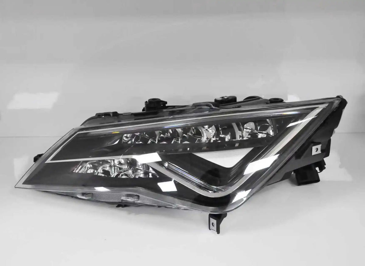 AKD LED Headlight assembly for SEAT León MK3 Headlight 2013–2017 León 5F LED Projector LENS DRL Turn Signal Front SEAT Leon Head lamp auto Accessories