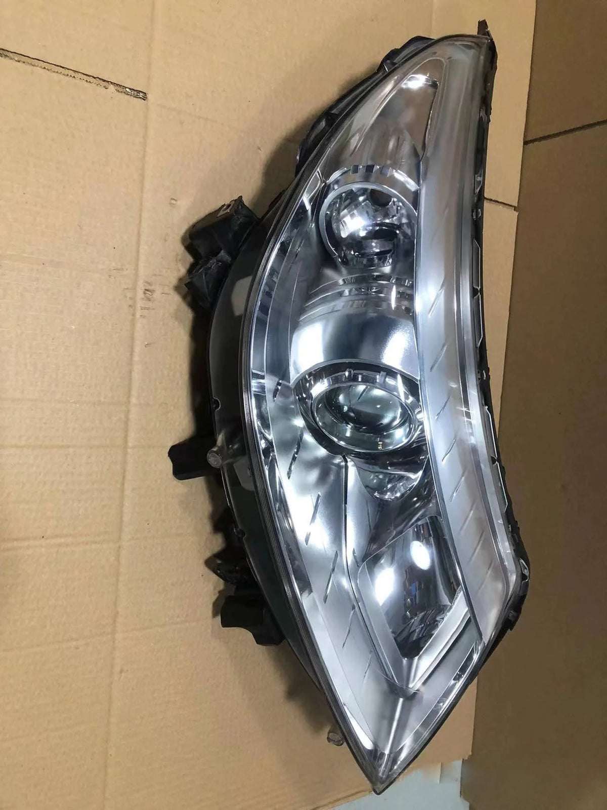 1pcs car bumpe headlamp for Latitude headlight 2011~2012y car accessories head lamp for Renault Latitude fog light