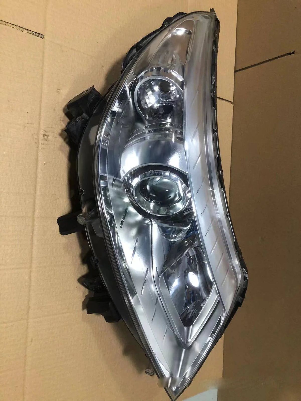 1pcs car bumpe headlamp for Latitude headlight 2011~2012y car accessories head lamp for Renault Latitude fog light